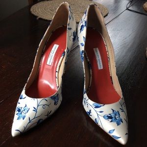 Carolina Herrera Pumps